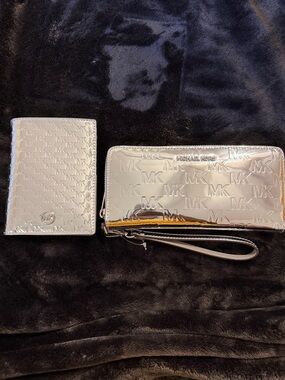 Michael Kors Silver Embossed MK Zip Wallet & Cardholder Set